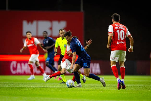 Janko Jevremovic seen during UEFA Conference League qualifying game between teams of SC Braga and FK Zeleznicar Pancevo (Luis Santos Ball Raw Images) Braga Estadio Municipal de Braga Portugal Copyright: xLuisxSantosx luissantos_braga_zeleznicar_2627_75