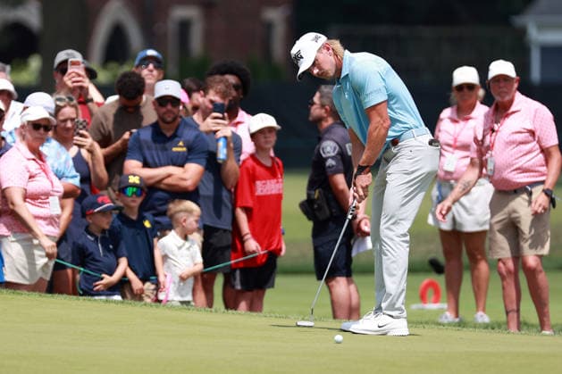 U.S. Senior Open Championship DETROIT, MICHIGAN - JULY 30: Jake Knapp of Scottsdae, Arizona putts on the 5th green during the first round of the Rocket Classic 2026 at the Detroit Golf Club in Detroit, Michigan, USA, July 30, 2026. Detoit Michian United States  Copyright: xAmyxLemusx originalFilename:lemus-ussenior260730_npCYR.jpg