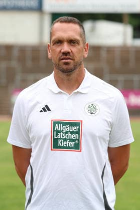 30.07.2026, xrekx, Fussball Regionalliga Suedwest, FC Homburg - Fototermin Saison 2026 27 v.l. Florian Beck Torwarttrainer (FC 08 Homburg) (DFL DFB REGULATIONS PROHIBIT ANY USE OF PHOTOGRAPHS as IMAGE SEQUENCES and or QUASI-VIDEO) Homburg *** July 30, 2026, xrekx, Regional League Southwest Soccer, FC Homburg Photo Session, 2026–27 Season; from left: Florian Beck, goalkeeper coach, FC 08 Homburg. DFL and DFB regulations prohibit any use of photographs as image sequences and or quasi-video. Homburg