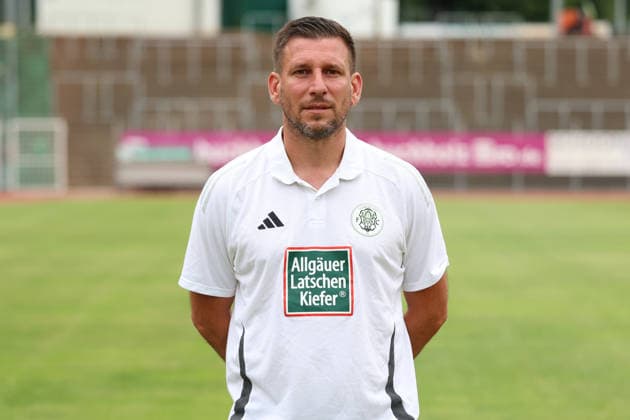 30.07.2026, xrekx, Fussball Regionalliga Suedwest, FC Homburg - Fototermin Saison 2026 27 v.l. Sven Sökler Soekler Co-Trainer (FC 08 Homburg) (DFL DFB REGULATIONS PROHIBIT ANY USE OF PHOTOGRAPHS as IMAGE SEQUENCES and or QUASI-VIDEO) Homburg *** July 30, 2026, xrekx, Regional League Southwest Soccer, FC Homburg Photo Session, 2026–27 Season; from left: Sven Sökler, Assistant Coach, FC 08 Homburg. DFL and DFB regulations prohibit any use of photographs as image sequences and or quasi-video. Homburg