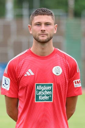 30.07.2026, xrekx, Fussball Regionalliga Suedwest, FC Homburg - Fototermin Saison 2026 27 v.l. Jonas Weyand (FC 08 Homburg) (DFL DFB REGULATIONS PROHIBIT ANY USE OF PHOTOGRAPHS as IMAGE SEQUENCES and or QUASI-VIDEO) Homburg *** July 30, 2026, xrekx, Regional League Southwest Soccer, FC Homburg Photo Session, 2026–27 Season, from left: Jonas Weyand, FC 08 Homburg. DFL and DFB regulations prohibit any use of photographs as image sequences and or quasi-video. Homburg