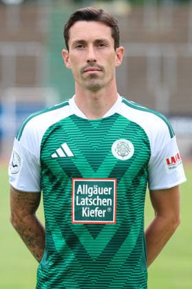 30.07.2026, xrekx, Fussball Regionalliga Suedwest, FC Homburg - Fototermin Saison 2026 27 v.l. Phillipp Steinhart (FC 08 Homburg) (DFL DFB REGULATIONS PROHIBIT ANY USE OF PHOTOGRAPHS as IMAGE SEQUENCES and or QUASI-VIDEO) Homburg *** July 30, 2026, xrekx, Regional League Southwest Soccer, FC Homburg Photo Session, 2026–27 Season; from left: Phillipp Steinhart, FC 08 Homburg. DFL and DFB regulations prohibit any use of photographs as image sequences and or quasi-video. Homburg