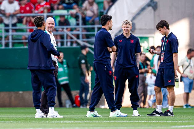 BUDAPEST, HUNGARY - JULY 30: Technical Director Erik ten Hag of FC Twente is in discussion prior to the UEFA Europa League 2026 27 Second Qualifying Round Second Leg match between Ferencvaros and FC Twente at Groupama Arena on July 30, 2026 in Budapest, Hungary.  Copyright: xMTB-Photo MB-Mediax