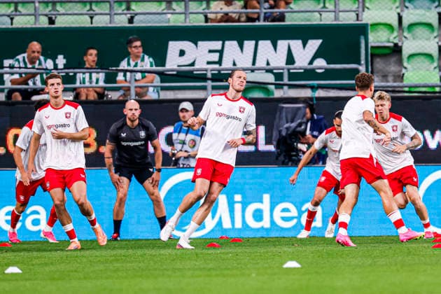 BUDAPEST, HUNGARY - JULY 30: Wout Weghorst of FC Twente warms up prior to the UEFA Europa League 2026 27 Second Qualifying Round Second Leg match between Ferencvaros and FC Twente at Groupama Arena on July 30, 2026 in Budapest, Hungary.  Copyright: xMTB-Photo MB-Mediax