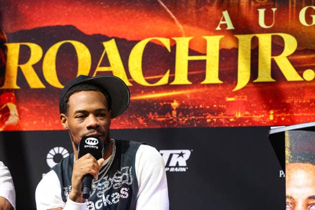 Boxing 2026: Roach Jr. Vs Zepeda JUL 30 July 30, 2026: Lightweight Lamont Roach Jr. speaks during the press conference, PK, Pressekonferenz for the Roach Jr. vs Zepeda event at the Skybox Lounge inside the Virgin Hotels on July 30, 2026 in Las Vegas, NV. Christopher Trim CSM. (Credit Image: Â Christopher Trim Cal Media) Las Vegas Nevada United States of America EDITORIAL USE ONLY Copyright: xx ZUMA-20260730_zma_c04_091.jpg ChristopherxTrimx csmphotothree507215