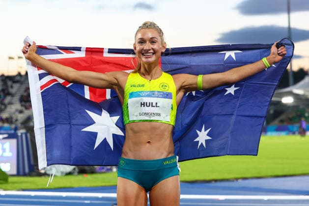 July 30, 2026, Glasgow, Scotland, Great Britain: JESSICA HULL of Australia celebrates her second place in the Athletics Women s 5000m Final of the Commonwealth Games Glasgow 2026 at the Scotstoun Stadium in Glasgow, Scotland. Glasgow Great Britain - ZUMAc179 20260730_zep_c179_034 Copyright: xMickaelxChavetx