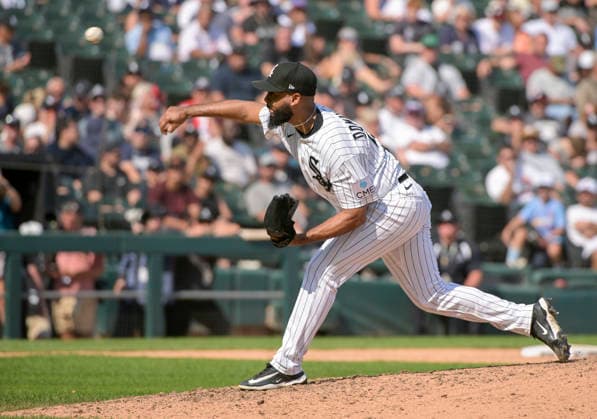 Chicago White Sox pitcher Seranthony Dom nguez (58) throw against the New York Yankees during the eleventh inning at Rate Field in Chicago, IL on Thursday, July 30, 2026. The White Sox defeated the Yankees 2-1 in 11 innings.  CHI20260730114 MARKxBLACK