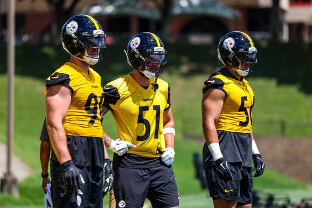 July 30, 2026, Latrobe, Pennsylvania, USA: Pittsburgh Steelers linebackers TJ WATT (90), NICK HERBIG (51), and ALEX HIGHSMITH (56) line up for drills during the Pittsburgh Steelers Training Camp in Latrobe, Pennsylvania. NFL, American Football Herren, USA 2026: Pittsburgh Steelers Training Camp  - ZUMAg257 20260730_zsp_g257_004 Copyright: xBrentxGudenschwagerx