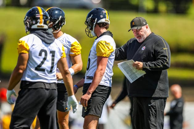 July 30, 2026, Latrobe, Pennsylvania, USA: Pittsburgh Steelers head coach MIKE MCCARTHY directs the team during the Pittsburgh Steelers Training Camp in Latrobe, Pennsylvania. Latrobe USA - ZUMAg257 20260730_zsp_g257_051 Copyright: xBrentxGudenschwagerx