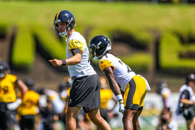 July 30, 2026, Latrobe, Pennsylvania, USA: Pittsburgh Steelers quarterback MASON RUDOLPH (2) directs the offense during the Pittsburgh Steelers Training Camp in Latrobe, Pennsylvania. NFL, American Football Herren, USA 2026: Pittsburgh Steelers Training Camp  - ZUMAg257 20260730_zsp_g257_049 Copyright: xBrentxGudenschwagerx