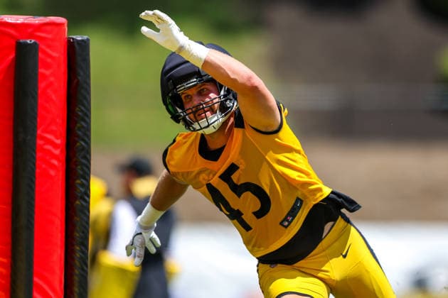 July 30, 2026, Latrobe, Pennsylvania, USA: Pittsburgh Steelers linebacker JULIUS WELSCHOF (45) performing drills during the Pittsburgh Steelers Training Camp in Latrobe, Pennsylvania. NFL, American Football Herren, USA 2026: Pittsburgh Steelers Training Camp  - ZUMAg257 20260730_zsp_g257_063 Copyright: xBrentxGudenschwagerx