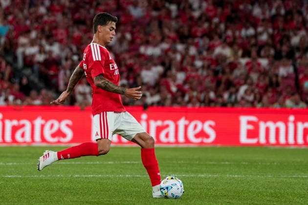 Fussball, UEFA Europa League Qualifikation: SL Benfica vs. FC St. Gallen 1879, Donnerstag, 30.07.2026 (Estadio da Luz, Lissabon, Portugal); Enzo Barrenechea (5, SL Benfica) *** Soccer, UEFA Europa League Qualifying: SL Benfica vs. FC St. Gallen 1879, Thursday, July 30, 2026, Estadio da Luz, Lisbon, Portugal; Enzo Barrenechea 5, SL Benfica Copyright: xValentinxDomgjonix