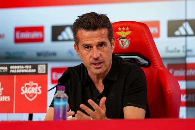 Fussball, UEFA Europa League Qualifikation: SL Benfica vs. FC St. Gallen 1879, Donnerstag, 30.07.2026 (Estadio da Luz, Lissabon, Portugal); Marco Silva (Trainer, SL Benfica) *** Soccer, UEFA Europa League Qualifying: SL Benfica vs. FC St. Gallen 1879, Thursday, July 30, 2026, Estadio da Luz, Lisbon, Portugal; Marco Silva, Head Coach, SL Benfica Copyright: xValentinxDomgjonix
