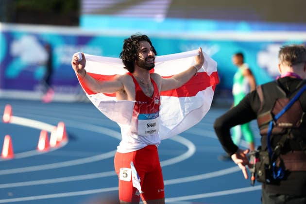 July 30, 2026, Glasgow, Scotland, Great Britain: ZACHARY SHAW of England celebrates winning the Athletics Men s 100m T12 Final of the Commonwealth Games Glasgow 2026 at the Scotstoun Stadium in Glasgow, Scotland and got a message for his mother. Commowealth Games 2026: Athletics  - ZUMAc179 20260730_zep_c179_129 Copyright: xMickaelxChavetx