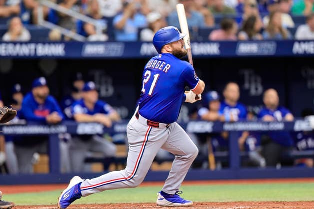 July 30, 2026, St. Petersburg, Florida, USA: Texas Rangers first baseman Jake Burger (21) flies out to Tampa Bay Rays center fielder Cedric Mullins (31) during an MLB, Baseball Herren, USA game on July 30, 2026 at Tropicana Field. The Rays beat the Rangers 3-2 and won the series. MLB 2026: Tampa Bay Rays 3 : 2 Texas Rangers  - ZUMAh180 20260730_zsp_h180_084 Copyright: xKimxHukarix
