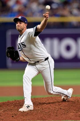 July 30, 2026, St. Petersburg, Florida, USA: Tampa Bay Rays pitcher Steven Matz (32) delivers a pitch during an MLB, Baseball Herren, USA game against the Texas Rangers on July 30, 2026 at Tropicana Field. The Rays beat the Rangers 3-2 and won the series. St. Petersburg USA - ZUMAh180 20260730_zsp_h180_074 Copyright: xKimxHukarix