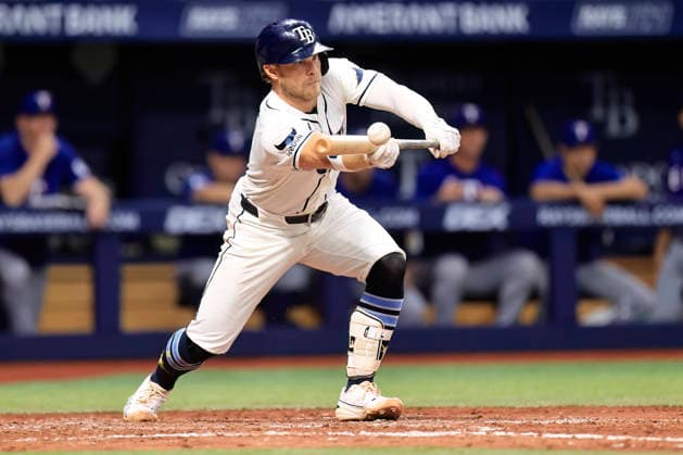 July 30, 2026, St. Petersburg, Florida, USA: Tampa Bay Rays shortstop Taylor Walls (6) attempts a bunt that rolls foul during an MLB, Baseball Herren, USA game against the Texas Rangers on July 30, 2026 at Tropicana Field. The Rays beat the Rangers 3-2 and won the series. St. Petersburg USA - ZUMAh180 20260730_zsp_h180_088 Copyright: xKimxHukarix