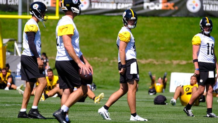 July 30, 2026: Drew Allar 16 during the Pittsburgh Steelers training camp in Latrobe, PA CSM NFL, American Football Herren, USA 2026: Steelers Training Camp JULY 30  - ZUMAcp5_ 20260730_faf_cp5_104 Copyright: xJasonxPohuskix