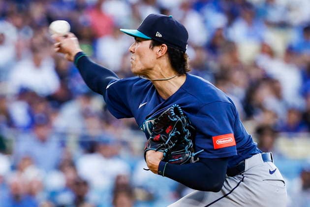 MLB, Baseball Herren, USA - Los Angeles Dodgers vs Seattle Mariners Mariners starting pitcher Bryan Woo throws a pitch during the MLB game between the Los Angeles Dodgers and Seattle Mariners at Uniqlo Field in Dodgers Stadium in Los Angeles, California, USA, 30 July 2026. LOS ANGELES CALIFORNIA UNITED STATES  Copyright: xCHRISxTORRESx