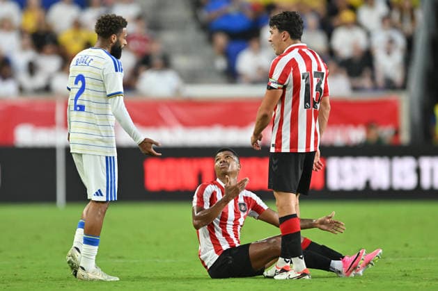 July 30, 2026, Harrison, New Jersey, United States of America: Harrison, United States of America. 30 Jul, 2026. Leeds United Defender JAYDEN BOGLE (2) Sunderland Defender REINILDO MANDAVA (17) and Sunderland Midfielder LUKE O NIEN (13) are seen during a friendly match at Sports Illustrated Stadium Leeds United defeats Sunderland 1 to 0. Credit: , Jr. Zuma Press SOCCER 2026 - Leeds United 1: 0 Sunderland  - ZUMAa301 20260730_aaf_a301_008 Copyright: xBrooksxVonxArxx