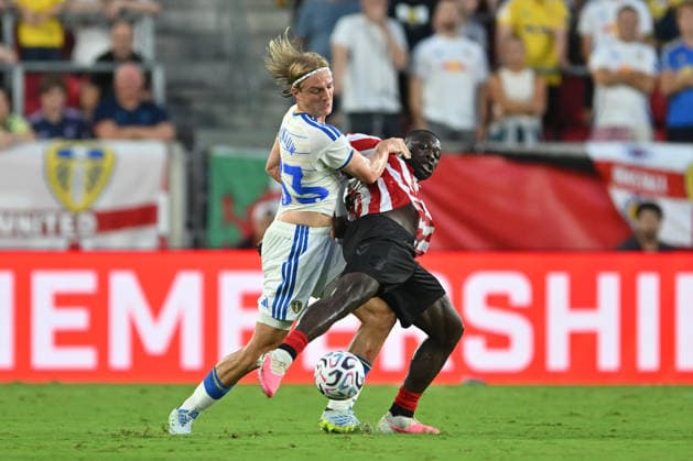 July 30, 2026, Harrison, New Jersey, United States of America: Harrison, United States of America. 30 Jul, 2026. Leeds United Defender GABRIEL GUDMUNDSSON (3) and Sunderland Forward BRIAN BROBBEY (9) in action during a friendly match at Sports Illustrated Stadium Leeds United defeats Sunderland 1 to 0. Credit: , Jr. Zuma Press SOCCER 2026 - Leeds United 1: 0 Sunderland  - ZUMAa301 20260730_aaf_a301_010 Copyright: xBrooksxVonxArxx