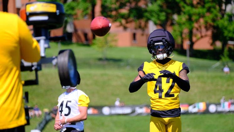 NFL, American Football Herren, USA 2026: Steelers Training Camp JULY 30 July 30, 2026: Tamon Lynum 42 during the Pittsburgh Steelers training camp in Latrobe, PA Jason Pohuski CSM(Credit Image: Â Jason Pohuski Cal Media) Latrobe Pa USA EDITORIAL USE ONLY Copyright: xx ZUMA-20260730_faf_cp5_011.jpg JasonxPohuskix csmphotothree507239