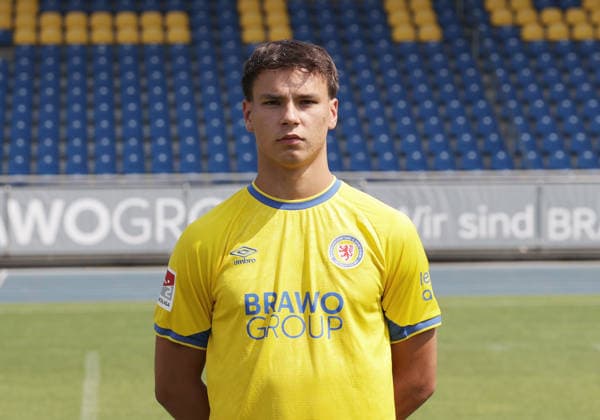 Max Marie (Eintracht Braunschweig) ; Eintracht Braunschweig; 2.BL, Portraettermin 2026 2027 *** Max Marie Eintracht Braunschweig Eintracht Braunschweig 2nd Bundesliga, Photo Shoot 2026 2027