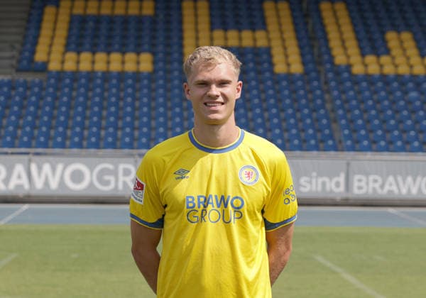 Louis Breunig (Eintracht Braunschweig); Eintracht Braunschweig; 2.BL, Portraettermin 2026 2027 *** Louis Breunig, Eintracht Braunschweig, Eintracht Braunschweig 2 (2nd Bundesliga), Photo Shoot 2026–2027