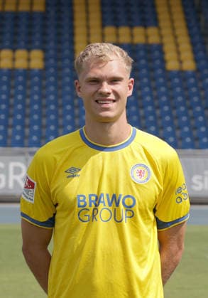 Louis Breunig (Eintracht Braunschweig); Eintracht Braunschweig; 2.BL, Portraettermin 2026 2027 *** Louis Breunig, Eintracht Braunschweig, Eintracht Braunschweig 2 (2nd Bundesliga), Photo Shoot 2026–2027