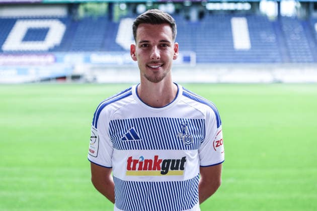 Fussball, 3.Liga Saison 2026 2027 Team- und Porträtfototermin MSV Duisburg 30.07.2026, schauinsland-reisen-arena Conor Noß (MSV Duisburg,14) Duisburg schauinsland-reisen-arena Nordrhein-Westfalen Deutschland *** Sports, Soccer, 3rd Division 2026–2027 Season: MSV Duisburg Team and Portrait Photo Session, July 30, 2026, Schauinsland Reisen Arena, Conor Noß, MSV Duisburg, 14 Duisburg, Schauinsland Reisen Arena, North Rhine-Westphalia, Germany
