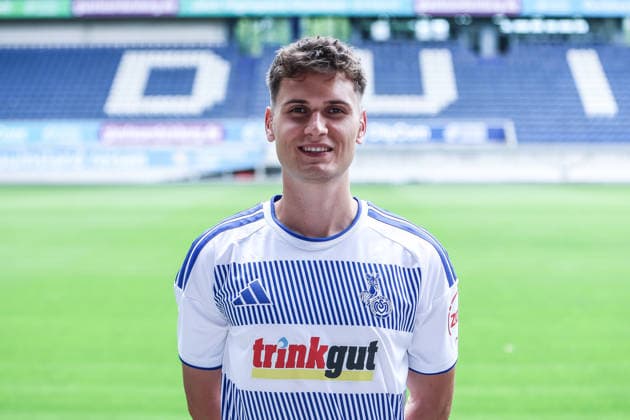Fussball, 3.Liga Saison 2026 2027 Team- und Porträtfototermin MSV Duisburg 30.07.2026, schauinsland-reisen-arena Martin Ens (MSV Duisburg, 4) Duisburg schauinsland-reisen-arena Nordrhein-Westfalen Deutschland *** Sports, Soccer, 3rd Division 2026–2027 Season: MSV Duisburg Team and Portrait Photo Session, July 30, 2026, Schauinsland Reisen Arena, Martin Ens, MSV Duisburg, 4 Duisburg, Schauinsland Reisen Arena, North Rhine-Westphalia, Germany