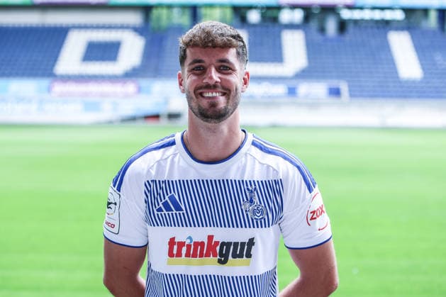 Fussball, 3.Liga Saison 2026 2027 Team- und Porträtfototermin MSV Duisburg 30.07.2026, schauinsland-reisen-arena Tobias Fleckstein (MSV Duisburg, 5) Duisburg schauinsland-reisen-arena Nordrhein-Westfalen Deutschland *** Sports, Soccer, 3rd Division 2026–2027 Season: MSV Duisburg Team and Portrait Photo Session, July 30, 2026, Schauinsland Reisen Arena, Tobias Fleckstein, MSV Duisburg, 5 Duisburg, Schauinsland Reisen Arena, North Rhine-Westphalia, Germany