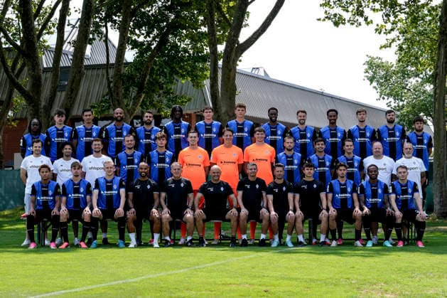 SV Waldhof Mannheim; 3.Liga, Porträttermin 2026 2027, Mannschaftsfoto, hi. Reihe v.li.: Nolan Xavier Muteba N Tumba (NTumba), Kian Ramadani, Claudio Kammerknecht, Terrence Boyd, Goncalo de Almeida Gregorio, Jid Okeke, Maximilian Thalhammer, Moritz Polte, Adama Diakhaby, Lukas Klünter, Noah Sarenren Bazee, Jascha Brandt, Tim Sechelmann, Vincent Thill, mi. Reihe v.li.: Yannick Heck (Teammanager), Mario Rosato (Physiotherapeut), Cedric Schmidt (Physiotherapeut), Kushtrim Asallari, Denis Kryeziu, Lucien Hawryluk (Torwart), Thijmen Nijhuis (Torwart), Jan Niemann (Torwart), Julian Ulbricht, Francisco Mascarenhas (Masca), Diego Michel, Marco Nachrichter (Teambetreuer), Fred Haas (Teambetreuer), vo. Reihe v.li.: Djayson Eduardo Cardoso Mendes, Yannis Hör, Julian Rieckmann, Luis Barbosa (Athletiktrainer), Asif Saric (Co-Trainer), Rui Mota (Trainer, Cheftrainer), Pedro Sacramento (Co-Trainer), Bruno Freitas (Torwarttrainer), Lennart Lisson (Videoanalyst), Lovis Bierschenk, Leroy-Jacques Mickels, Arlind Rexhepi *** SV Waldhof Mannheim, 3rd Division, Team Photo Session 2026–2027, Team photo, back row from left: Nolan Xavier Muteba, N. Tumba, N. Tumba, Kian Ramadani, Claudio Kammerknecht, Terrence Boyd, Goncalo de Almeida Gregorio, Jid Okeke, Maximilian Thalhammer, Moritz Polte, Adama Diakhaby, Lukas Klünter, Noah Sarenren Bazee, Jascha Brandt, Tim Sechelmann, Vincent Thill, middle row from left: Yannick Heck (team manager), Mario Rosato (physical therapist), Cedric Schmidt (physical therapist), Kushtrim Asallari, Denis Kryeziu, Lucien Hawryluk (Goalkeeper), Thijmen Nijhuis (Goalkeeper), Jan Niemann (Goalkeeper), Julian Ulbricht, Francisco Mascarenhas (Masca), Diego Michel, Marco Nachrichter (Team Support Staff), Fred Haas (Team Support Staff), from left to right: Djayson Eduardo Cardoso Mendes, Yannis Hör, Julian Rieckmann, Luis Barbosa, Strength and Conditioning Coach; Asif Saric, Assistant Coach; Rui Mota, Coach, Head Coach; Pedro Sacramento, Assistant Coach; Bruno Freitas, Goalkeeper Coach; Lennart Lisson, Video Analyst; Lovis Bierschenk, Leroy Jacques Mickels, Arlind Rexhepi xozx