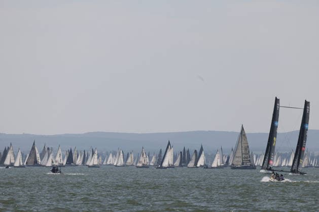 (260731) -- BALATONFURED, July 31, 2026 -- Participants compete during the 58th Blue Ribbon Regatta race around Lake Balaton near Balatonfured, Hungary, on July 30, 2026. (Photo by Xinhua) (SP)HUNGARY-BALATONFURED-SAILING-BLUE RIBBON REGATTA AttilaxVolgyi 