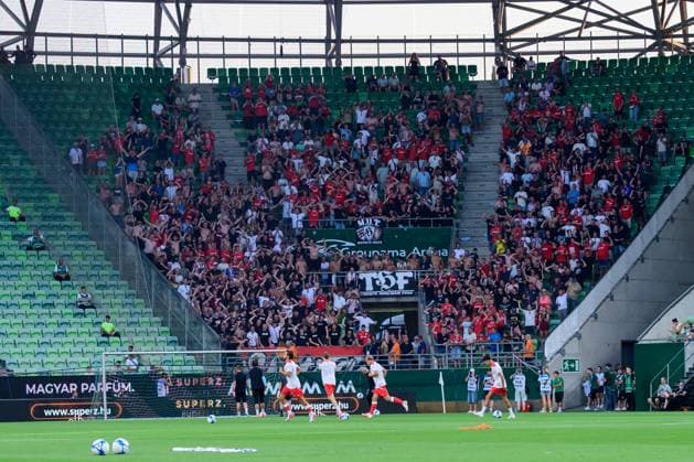 Budapest , 30-07-2026 , Groupama Arena , season 2026 2027 , UEFA Europa League play-off football , match between Ferencvarosi TC and FC Twente , picture shows FC Twente players Twente supporters Ferencvarosi - Twente  x205343276x Copyright: