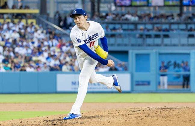Sport Bilder des Tages July 30, 2026, Los Angeles, California, USA: Los Angeles Dodgers Roki Sasaki during the second inning of the regular season MLB, Baseball Herren, USA game against the Seattle Mariners on Thursday July 30, 2026 at Dodger Stadium in Los Angeles, California. Roki Sasaki switched to a noticeably larger glove to help hide his grip and stop tipping his pitches to opposing hitters. USA News - July 30, 2026  - ZUMAa60_ 0863075495st Copyright: xArmandoxArorizox