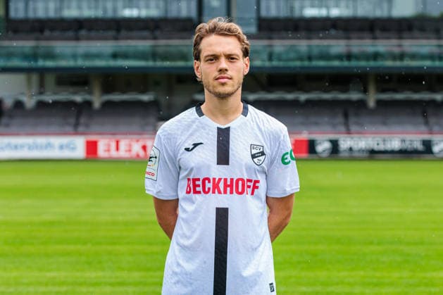 Mika Clausen; SC Verl; 3. Liga, Porträttermin 2026 2027 GER, Porträttermin SC Verl, Fussball, 3. Liga, Spielzeit 2026 2027, 30.07.2026 GER, Porträttermin SC Verl, Fussball, 3. Liga, Spielzeit 2026 2027, 30.07.2026 Verl *** Mika Clausen, SC Verl, 3rd Division, Photo Shoot 2026–2027 GER, SC Verl Photo Shoot, Soccer, 3rd Division, 2026–2027 Season, July 30, 2026 GER, SC Verl Profile Session, Soccer, 3rd Division, 2026–2027 Season, July 30, 2026 Verl Copyright: xEibner-Pressefoto JanxRollingerx EP_JSK