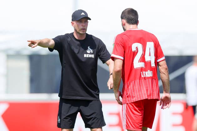 Trainer Rene Wagner (1. FC Köln) und Luka Lochoshvili (1. FC Köln) unterhalten sich, Friendly match, 1. FC Köln v Hertha BSC Berlin, Koasastadion am 31. July 2026 in St. Johann in Tirol, Österreich. (Foto von Marco Steinbrenner DeFodi Images) Trainer Rene Wagner (1. FC Köln) und Luka Lochoshvili (1. FC Köln) talk together, Friendly match, 1. FC Köln v Hertha BSC Berlin, Koasastadion, July 31, 2026 in St. Johann in Tirol, Austria. (Photo by Marco Steinbrenner DeFodi Images) - *** Coach Rene Wagner of 1. FC Köln and Luka Lochoshvili of 1. FC Köln are talking, Friendly match, 1. FC Köln vs. Hertha BSC Berlin, Koasa Stadium on July 31, 2026, in St. Johann in Tirol, Austria. Photo by Marco Steinbrenner, DeFodi Images. Coach Rene Wagner of 1. FC Köln and Luka Lochoshvili of 1. FC Köln are talking, Friendly match, 1. FC Köln vs. Hertha BSC Berlin, Koasa Stadium, July 31, 2026, in St. Johann in Tirol, Austria. Photo by Marco Steinbrenner, DeFodi Images