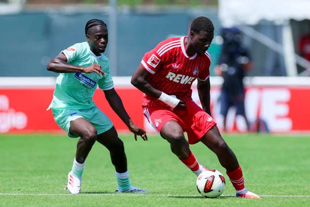 Boris Mamuzah Lum (Hertha BSC Berlin) und Ragnar Prince Friedel Ache (1. FC Köln) kämpfen um den Ball, Friendly match, 1. FC Köln v Hertha BSC Berlin, Koasastadion am 31. July 2026 in St. Johann in Tirol, Österreich. (Foto von Marco Steinbrenner DeFodi Images) Boris Mamuzah Lum (Hertha BSC Berlin) und Ragnar Prince Friedel Ache (1. FC Köln) battle for the ball, Friendly match, 1. FC Köln v Hertha BSC Berlin, Koasastadion, July 31, 2026 in St. Johann in Tirol, Austria. (Photo by Marco Steinbrenner DeFodi Images) - *** Boris Mamuzah Lum of Hertha BSC Berlin and Ragnar Prince Friedel of 1. FC Köln battle for the ball, Friendly match, 1. FC Köln vs. Hertha BSC Berlin, Koasa Stadium on July 31, 2026, in St. Johann in Tirol, Austria. Photo by Marco Steinbrenner, DeFodi Images. Boris Mamuzah Lum of Hertha BSC Berlin and Ragnar Prince Friedel Ache of 1. FC Köln battle for the ball, Friendly match, 1 FC Köln vs. Hertha BSC Berlin, Koasastadion, July 31, 2026, in St. Johann in Tirol, Austria. Photo by Marco Steinbrenner, DeFodi Images