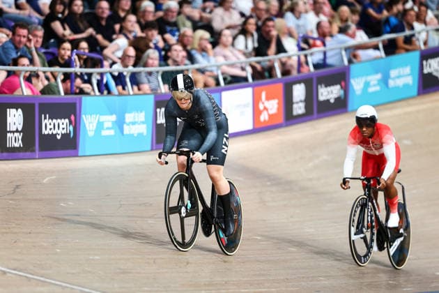 Glasgow 2026 Commonwealth Games Picture by Alex Whitehead SWpix.com - 31 07 2026 - Glasgow 2026 Commonwealth Games - Track cycling, Rad, Radsport, Bahnrad, Bahn and Para Track Cycling - Sir Chris Hoy Velodrome, Glasgow, Scotland - Women s Sprint - 1 8 Finals - Olivia King of New Zealand, Rhianna Parris-Smith of England Glasgow Sir Chris Hoy Velodrome Scotland Copyright: x xSWpix.comx(t axPhotographyxHubxLtd)xAlexxWhitehead SWpix.comx SWP-3030-16401