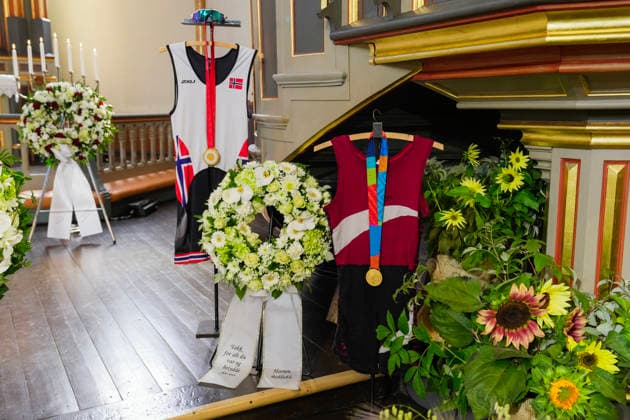 Sport Bilder des Tages Funeral for rower Olaf Tufte Horten 20260731. Flowers, wreaths and gold medals near the casket of NorwayÂ s Olympic and World rowing champion Olaf Tufte before his funeral service in Horten Church. Tufte died from a heart attack on 21 July, at the age of 50. He retired after the Tokyo Olympics in 2021, closing an elite international career lasting 26 seasons. Photo: Terje Bendiksby NTB POOL Horten Norway EDITORIAL USE ONLY. RESTRICTED USE FOR BETTING COMPANIES Ref:_SPO7hGuthfhjBE.jpg *** Funeral for rower Olaf Tufte, Horten, July 31, 2026. Flowers, wreaths, and gold medals near the casket of Norway’s Olympic and World rowing champion Olaf Tufte before his funeral service at Horten Church. Tufte died of a heart attack on July 21, at the age of 50. He retired after the Tokyo Olympics in 2021, bringing to a close an elite international career spanning 26 seasons. Photo: Terje Bendiksby, NTB POOL, Horten, Norway. EDITORIAL USE ONLY. RESTRICTED USE FOR BETTING COMPANIES.  Copyright: xTerjexBendiksbyx xNTBx