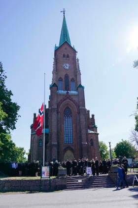 Funeral for rower Olaf Tufte Horten 20260731. Mourners gathers outside Horten Church before the funeral service of NorwayÂ s Olympic and World rowing champion Olaf Tufte, who died from a heart attack on 21 July, at the age of 50. Tufte retired after the Tokyo Olympics in 2021, closing an elite international career lasting 26 seasons.. Photo: Terje Bendiksby NTB Horten Norway EDITORIAL USE ONLY. RESTRICTED USE FOR BETTING COMPANIES Ref:_SPOOykJSpg3ZuM.jpg *** Funeral for Rower Olaf Tufte, Horten, July 31, 2026 Mourners gather outside Horten Church before the funeral service for Norway’s Olympic and World rowing champion Olaf Tufte, who died of a heart attack on July 21, at the age of 50. Tufte retired after the Tokyo Olympics in 2021, bringing to a close an elite international career spanning 26 seasons. Photo: Terje Bendiksby, NTB, Horten, Norway. EDITORIAL USE ONLY. RESTRICTED USE FOR BETTING COMPANIES.  Copyright: xTerjexBendiksbyx xNTBx