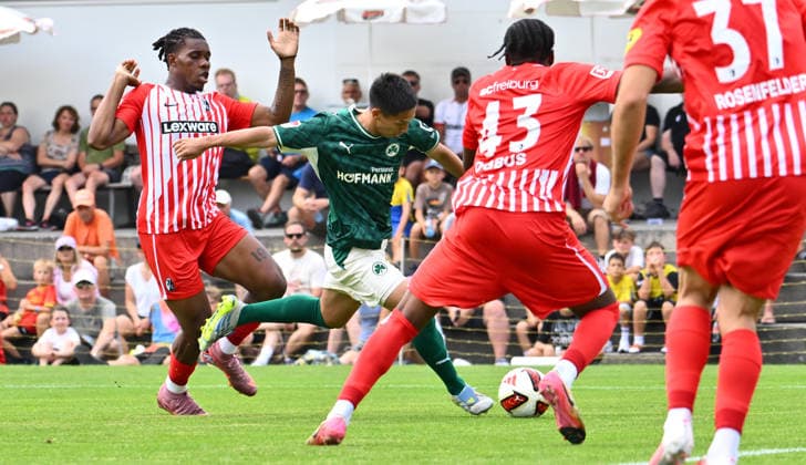 31.07.2026 - Fussball - Saison 2026 2027 - Testspiel Freundschaftsspiel Vorbereitungsspiel - SC Freiburg - SpVgg Greuther Fürth ( Kleeblatt ) - - Sportfoto Zink - xwoxzix - regulations prohibit any use of photographs as image sequences and or quasi-video - only for editorial use - Shinta Appelkamp (8, SpVgg Greuther Fürth ) gegen Cyriaque Irie (22, SC Freiburg )Bruno Ogbus (43, SC Freiburg ) *** July 31, 2026 Soccer Season 2026–2027 Exhibition Match Friendly Match Preseason Match SC Freiburg vs. SpVgg Greuther Fürth Kleeblatt Sports Photo by Zink xwoxzix; regulations prohibit any use of photographs as image sequences and or quasi-video; for editorial use only; Shinta AppElkamp 8, SpVgg Greuther Fürth vs. Cyriaque Irie 22, SC Freiburg Bruno Ogbus 43, SC Freiburg