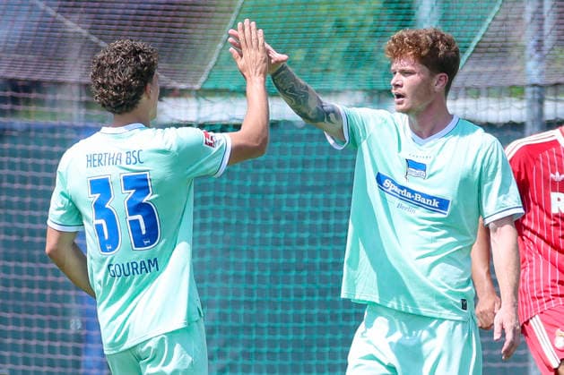 Soufian Gouram (Hertha BSC Berlin) und Sebastian Gronning Andersen (Hertha BSC Berlin) jubeln, Friendly match, 1. FC Köln v Hertha BSC Berlin, Koasastadion am 31. July 2026 in St. Johann in Tirol, Österreich. (Foto von Marco Steinbrenner DeFodi Images) Soufian Gouram (Hertha BSC Berlin) und Sebastian Gronning Andersen (Hertha BSC Berlin) cheer, Friendly match, 1. FC Köln v Hertha BSC Berlin, Koasastadion, July 31, 2026 in St. Johann in Tirol, Austria. (Photo by Marco Steinbrenner DeFodi Images) - *** Soufian Gouram of Hertha BSC Berlin and Sebastian Gronning Andersen of Hertha BSC Berlin celebrate, Friendly match, 1 FC Köln vs. Hertha BSC Berlin, Koasastadion on July 31, 2026, in St. Johann in Tirol, Austria. Photo by Marco Steinbrenner, DeFodi Images. Soufian Gouram of Hertha BSC Berlin and Sebastian Gronning Andersen of Hertha BSC Berlin cheer, Friendly match, 1 FC Köln vs. Hertha BSC Berlin, Koasastadion, July 31, 2026, in St. Johann in Tirol, Austria. Photo by Marco Steinbrenner, DeFodi Images