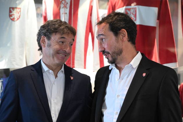 From left Spanish Santi Denia has become the new coach of the Czech national football team and the first foreign national to take this post as he signed a two-year contract with an option with the Czech Football Association in Prague, Czech Republic, July 31, 2026. At left is coach assistant Pablo Amo. (CTKxPhoto KaterinaxSulova) CTKPhotoP2026073104482  CTKPhotoP2026073104482
