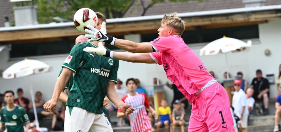 31.07.2026 - Fussball - Saison 2026 2027 - Testspiel Freundschaftsspiel Vorbereitungsspiel - SC Freiburg - SpVgg Greuther Fürth ( Kleeblatt ) - - Sportfoto Zink - xwoxzix - regulations prohibit any use of photographs as image sequences and or quasi-video - only for editorial use - Florian Hellstern (1, SpVgg Greuther Fürth ) *** July 31, 2026 Soccer Season 2026–2027 Exhibition Match Friendly Match Preseason Match SC Freiburg SpVgg Greuther Fürth Kleeblatt Sports Photo Zink xwoxzix Regulations prohibit any use of photographs as image sequences and or quasi-video; for editorial use only. Florian Hellstern 1, SpVgg Greuther Fürth