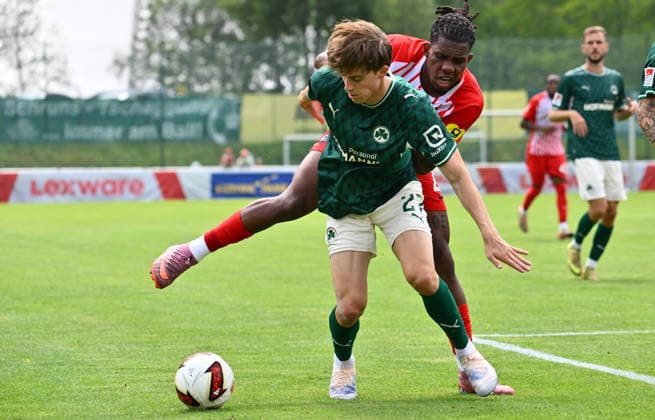 31.07.2026 - Fussball - Saison 2026 2027 - Testspiel Freundschaftsspiel Vorbereitungsspiel - SC Freiburg - SpVgg Greuther Fürth ( Kleeblatt ) - - Sportfoto Zink - xwoxzix - regulations prohibit any use of photographs as image sequences and or quasi-video - only for editorial use - Gian Luca Gian-Luca Itter (27, SpVgg Greuther Fürth ) Cyriaque Irie (22, SC Freiburg ) *** July 31, 2026 Soccer Season 2026–2027 Exhibition Match Friendly Match Preseason Match SC Freiburg SpVgg Greuther Fürth Kleeblatt Sports Photo by Zink xwoxzix; regulations prohibit any use of photographs as image sequences and or quasi-video; for editorial use only. Gian Luca Gian Luca Itter, 27, SpVgg Greuther Fürth; Cyriaque Irie, 22, SC Freiburg