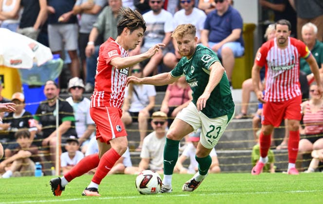31.07.2026 - Fussball - Saison 2026 2027 - Testspiel Freundschaftsspiel Vorbereitungsspiel - SC Freiburg - SpVgg Greuther Fürth ( Kleeblatt ) - - Sportfoto Zink - xwoxzix - regulations prohibit any use of photographs as image sequences and or quasi-video - only for editorial use - Yuito Suzuki (14, SC Freiburg ) Jannik Dehm ( 23, SpVgg Greuther Fürth ) *** July 31, 2026 Soccer Season 2026–2027 Exhibition Match Friendly Match Preseason Match SC Freiburg vs. SpVgg Greuther Fürth Kleeblatt Sports Photo by Zink xwoxzix; regulations prohibit any use of photographs as image sequences and or quasi-video; for editorial use only. Yuito Suzuki 14, SC Freiburg; Jannik Dehm 23, SpVgg Greuther Fürth