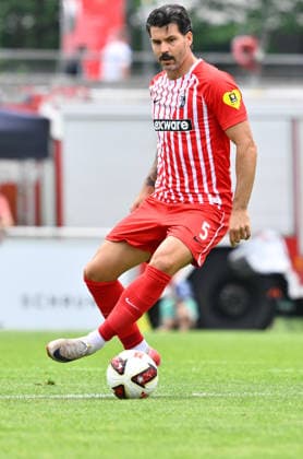 31.07.2026 - Fussball - Saison 2026 2027 - Testspiel Freundschaftsspiel Vorbereitungsspiel - SC Freiburg - SpVgg Greuther Fürth ( Kleeblatt ) - - Sportfoto Zink - xwoxzix - regulations prohibit any use of photographs as image sequences and or quasi-video - only for editorial use - Anthony Jung (5, SC Freiburg ) Freisteller Einzelbild *** July 31, 2026 Soccer Season 2026–2027 Exhibition Match Friendly Match Preseason Match SC Freiburg vs. SpVgg Greuther Fürth Kleeblatt Sports Photo by Zink xwoxzix; regulations prohibit any use of photographs as image sequences and or quasi-video; for editorial use only. Anthony Jung 5, SC Freiburg, cropped single image