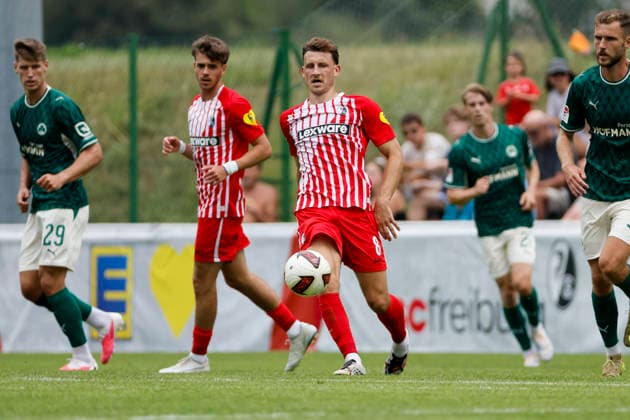 Maximilian Eggestein (SC Freiburg, 08) am Ball , Österreich, Fussball, Testspiel, 2026 2027, vs. , 31.07.2026, Schruns Fussballplatz Österreich *** Maximilian Eggestein, SC Freiburg, 08 am Ball, Austria, Soccer, Friendly Match, 2026–2027, vs., July 31, 2026, Schruns Soccer Field, Austria Copyright: xGrantxHubbsx